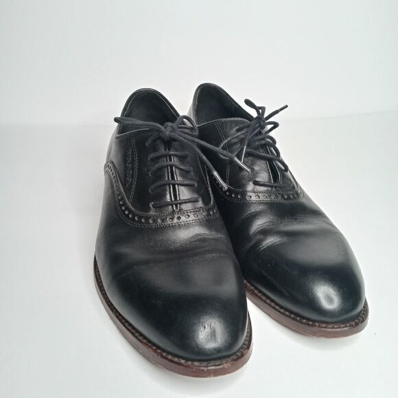 Prada dress shoes  - Picture 3 of 9
